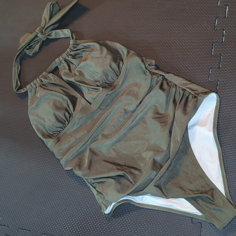 Cupshe one piece halter top suit